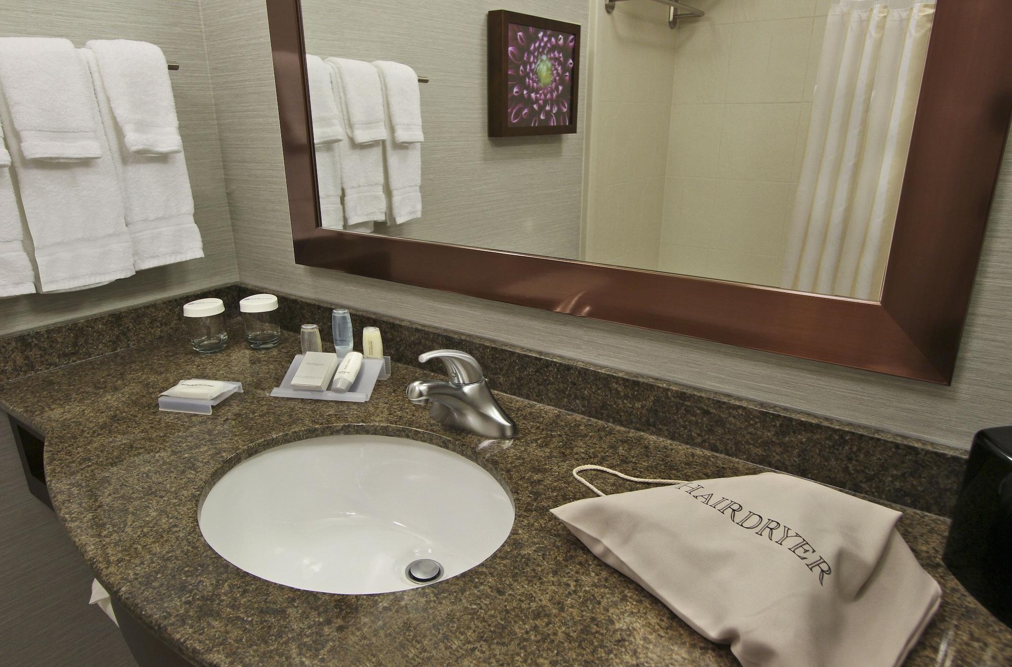 Hilton Garden Inn Covington/Mandeville Oda fotoğraf